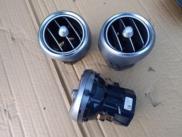 Решітка повітроводу A2058300301 MERCEDES