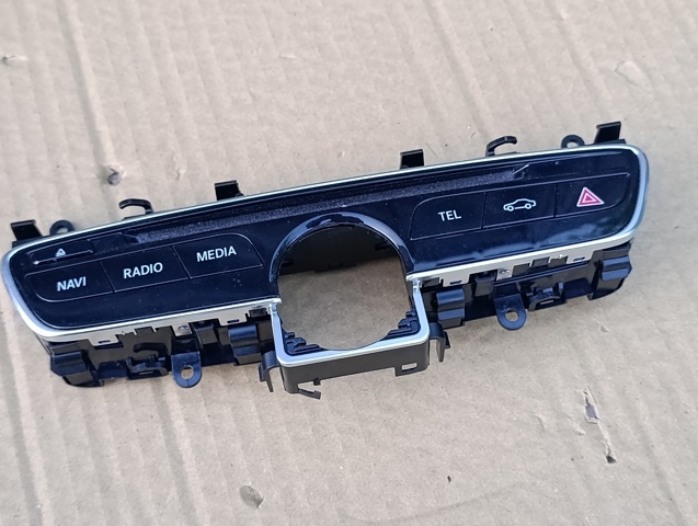 Блок кнопок центральної консолі A2059053901 MERCEDES