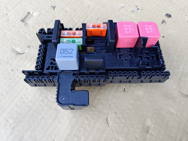 Корпус запобіжників A2059068501 MERCEDES