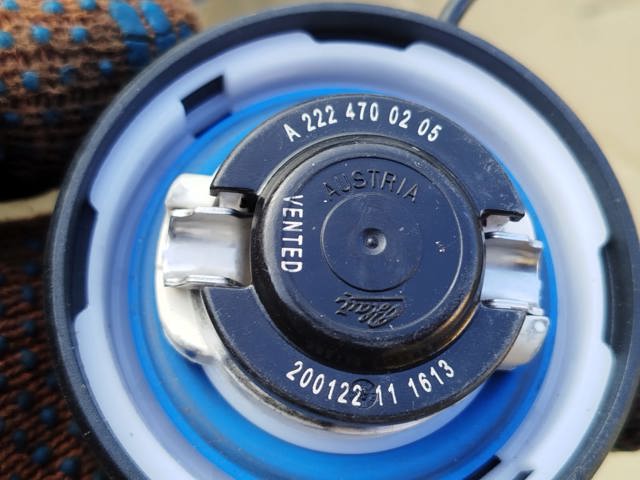 Кришка бензобаку A2224700205 MERCEDES