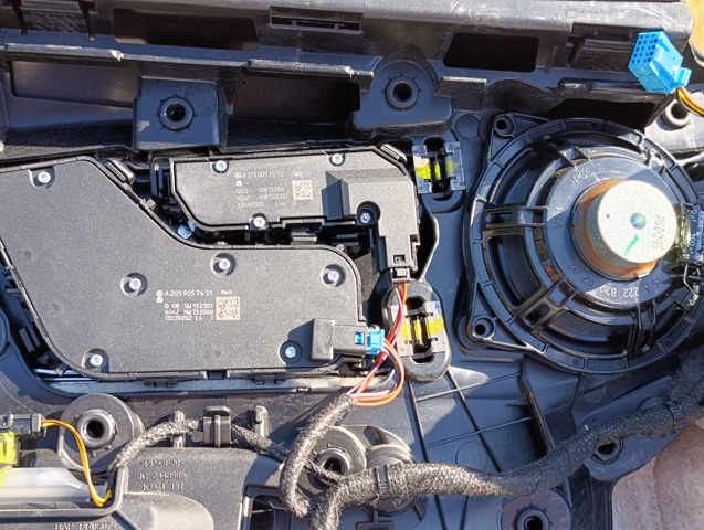 Динамік передньої двері A2228200202 MERCEDES