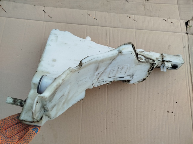 Бачок склоомивача C2Z30983 JAGUAR