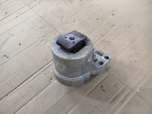 Права подушка мотора DG936F012DB FORD