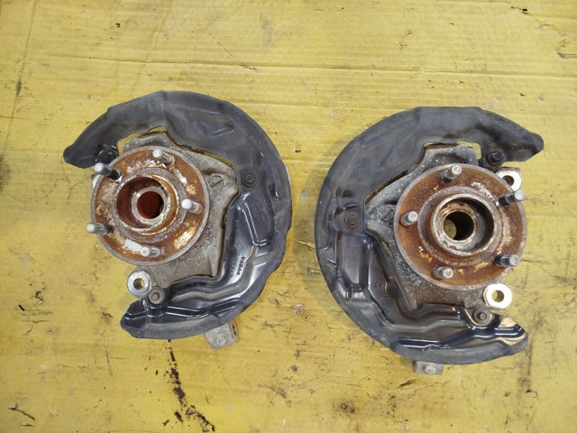 Маточина колеса передня DG9Z1104U FORD