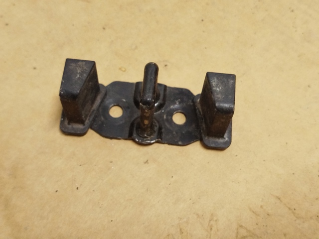 Фіксатор замка кришки багажника DS7Z54404A42B FORD