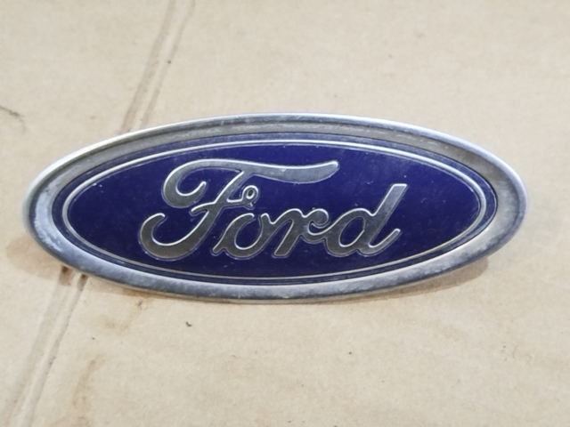 Емблема на кришку багажника, фірм.значок DS7Z8213A FORD