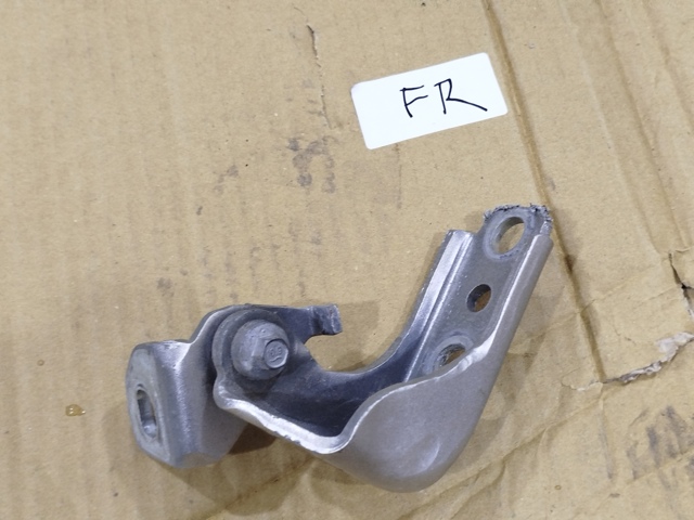 Завіса дверей передніх правих FT4Z5822800B FORD