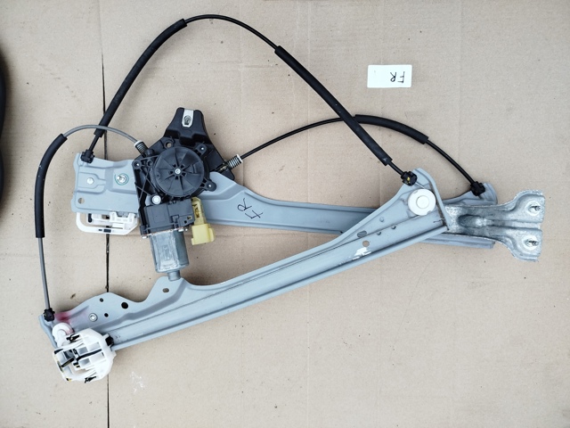 Склопідйомник передньої правої двері FT4Z5823208F FORD