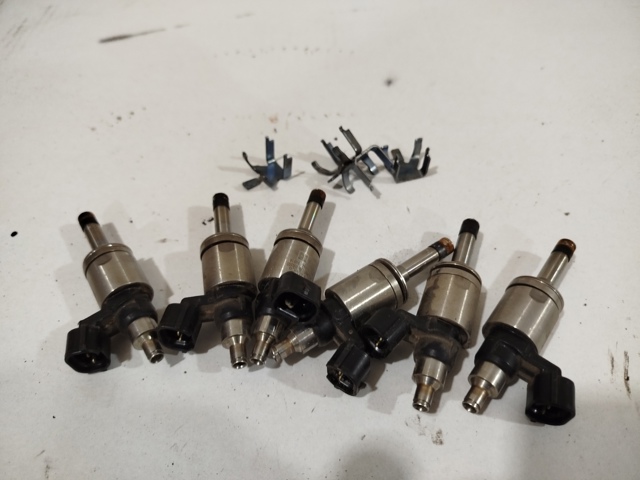Форсунка паливна FT4Z9F593A FORD
