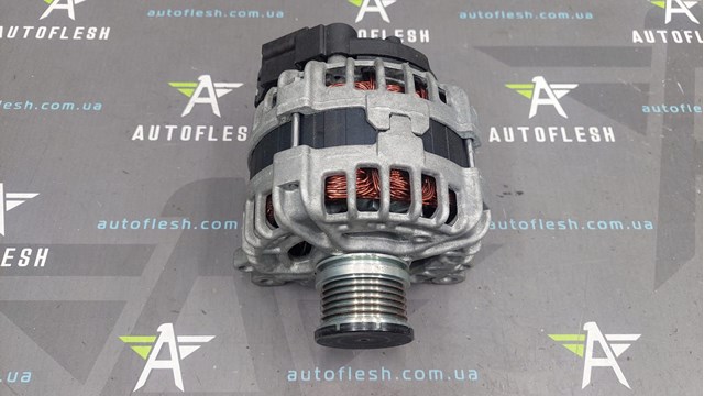 Авто генератор 03L903023K VAG