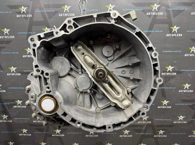 Коробка механіка в зборі 23008614259 BMW