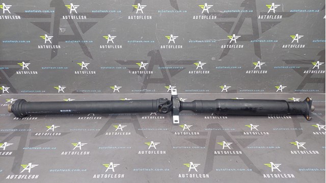Вал карданний задній, у зборі 26107589129 BMW