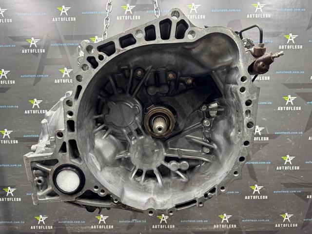 Коробка швидкостей механіка 303002D151 TOYOTA