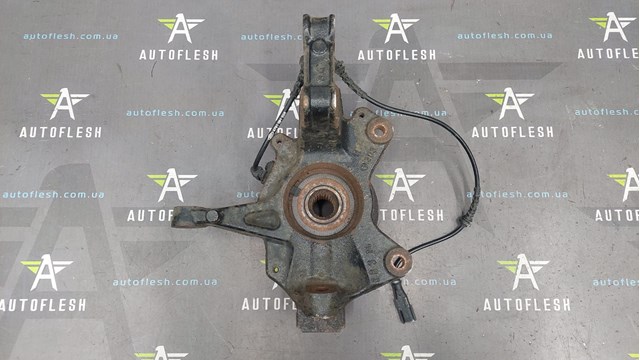 Кулак поворотний передній лівий 400150083R RENAULT