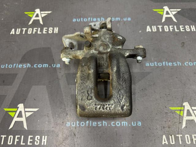 Задній гальмівний супорт лівий 440114926R RENAULT