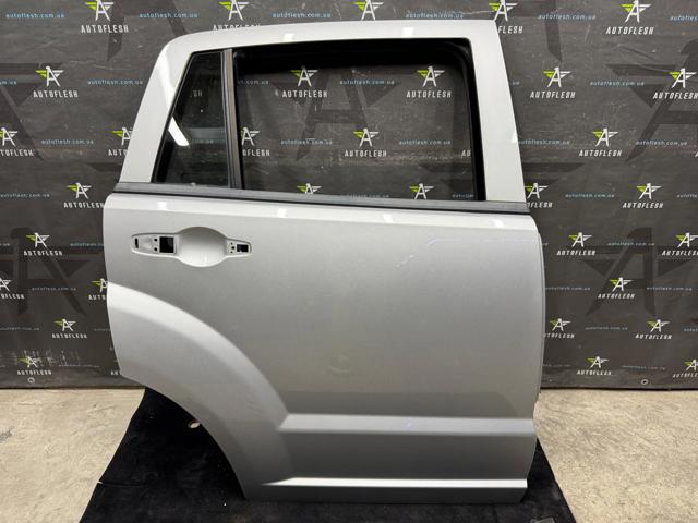 Двері задні в зборі Додж Caliber SXT