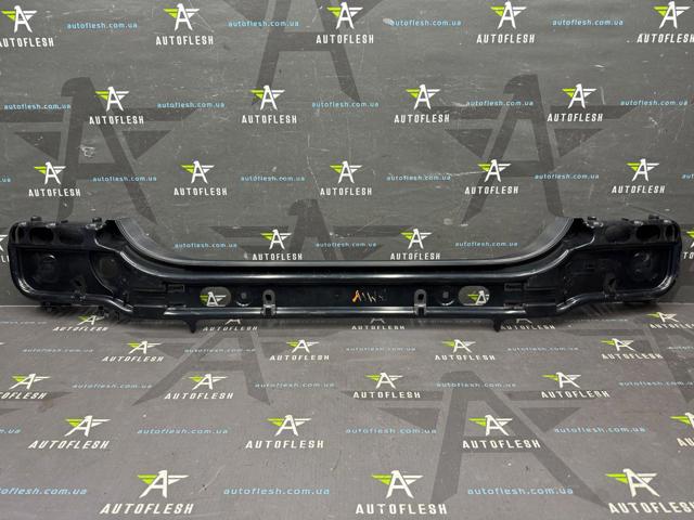 Кронштейн бампера заднього, центральний 51127056343 BMW
