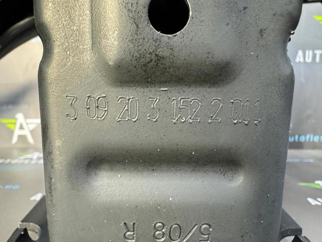 Шина бампера заднього 51127428022 BMW