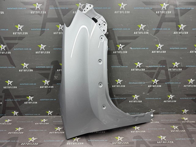 Переднє праве крило 53811K2010 TOYOTA