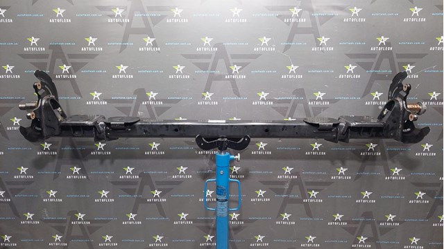 Балка задньої підвіски поперечна 555115788R RENAULT