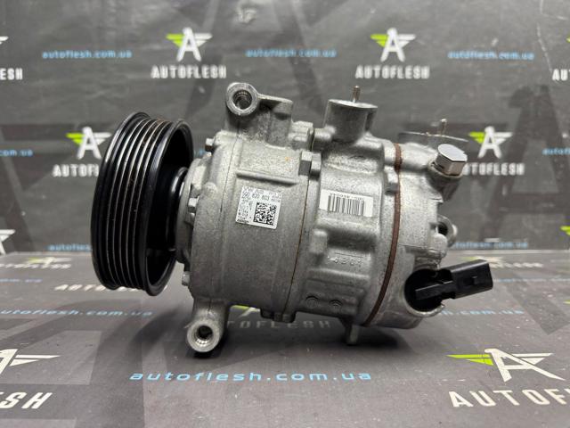 Компресор кондиціонера 5Q0820803F VAG