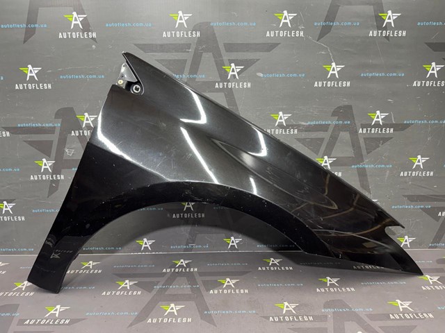Переднє праве крило 631000032R RENAULT