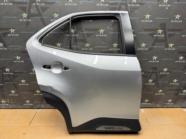 Двері пасажирські задні праві 67003K2010 TOYOTA