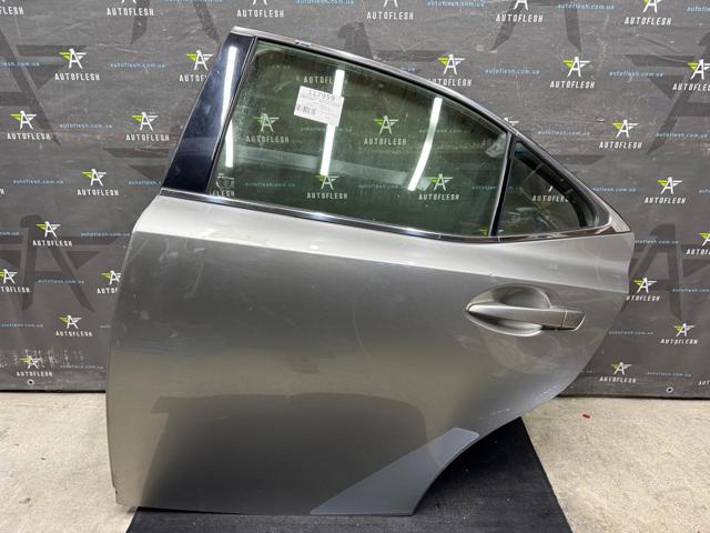 Двері задні 6700453070 TOYOTA