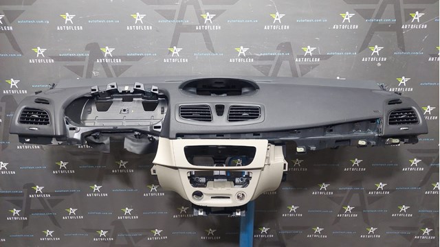 Панель приладів торпеди 681005424R RENAULT