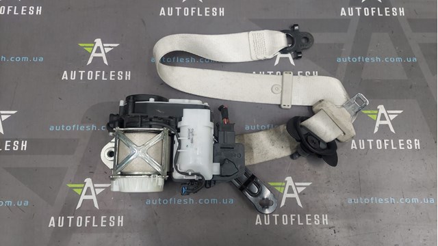 Ремінь безпеки передній правий 72117402431 BMW