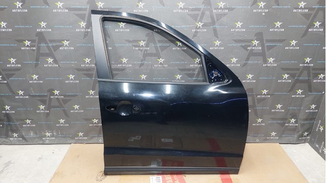 Пасажирські передні двері 760042B030 HYUNDAI
