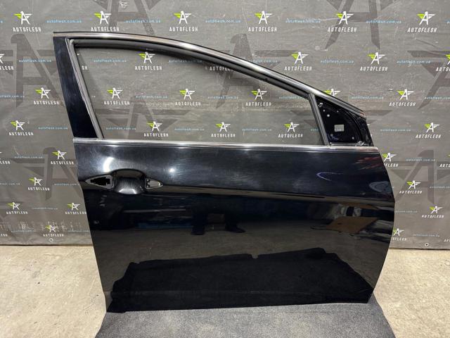 Дверка передня права 760043Z000 HYUNDAI