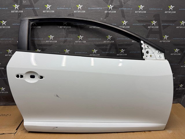 Дверка передня права 801002508R RENAULT