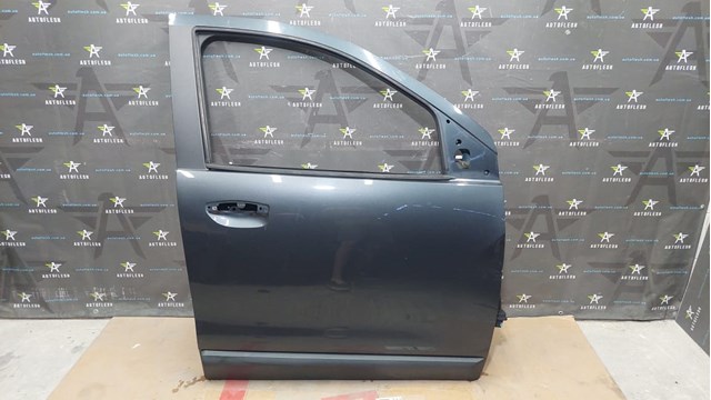 Пасажирські передні двері 801009178R RENAULT