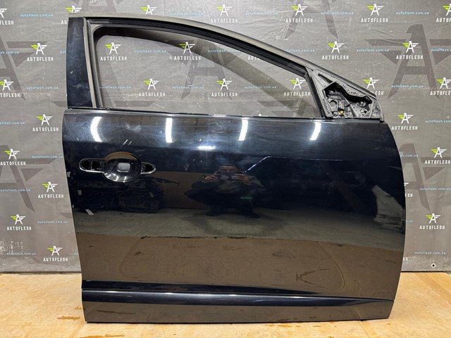 Дверка передня права 801009742R RENAULT