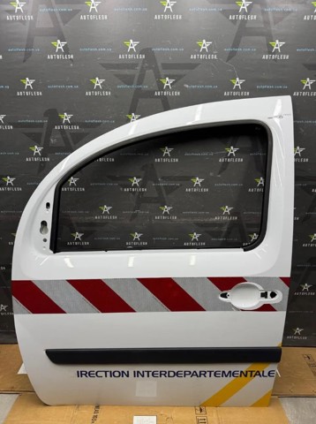 Водійські двері 801015880R RENAULT