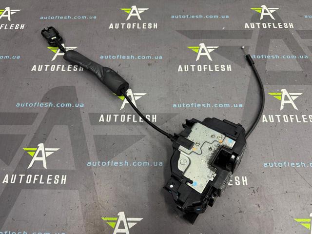 Замок двері правої передньої 805020001R RENAULT