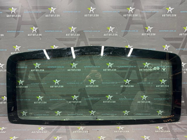 Скло кришки багажника Renault Trafic II