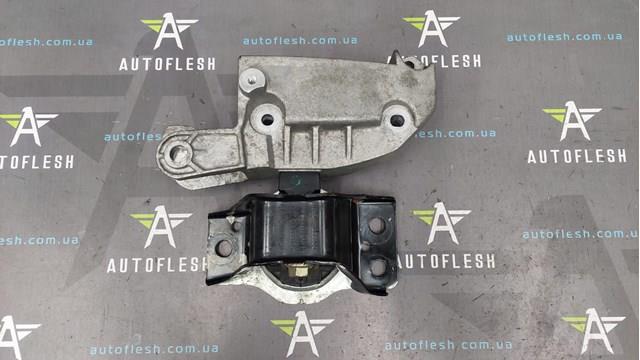 Права подушка двигуна 8200044925 RENAULT