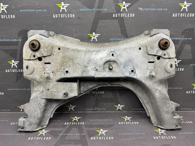 Передня балка Рено Сценік II