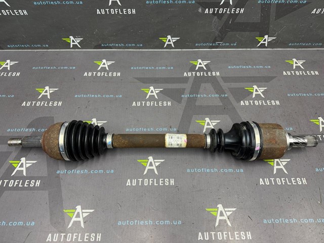 Піввісь передня ліва Рено Сценік II