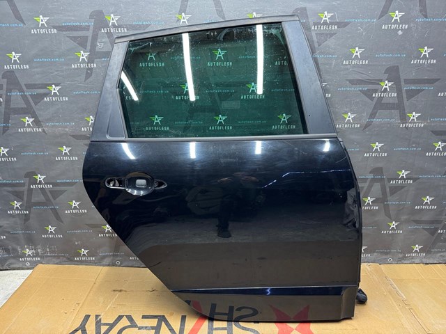 Двері задні в зборі 821001572R RENAULT