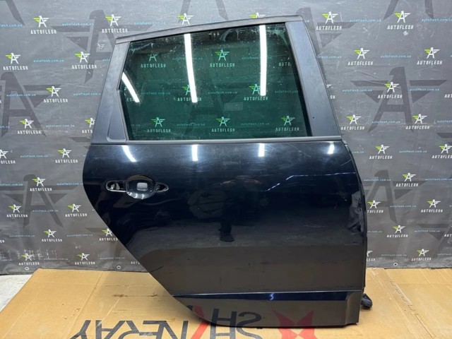Двері задні, праві 821005429R RENAULT