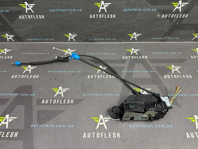 Замок двері правої передньої 9136Y8 PEUGEOT