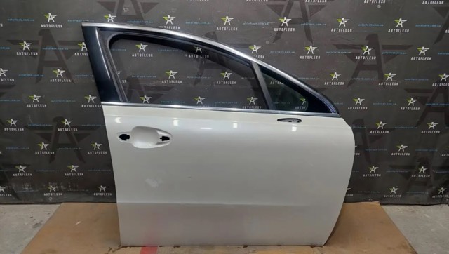 Пасажирські передні двері 9677683980 PEUGEOT