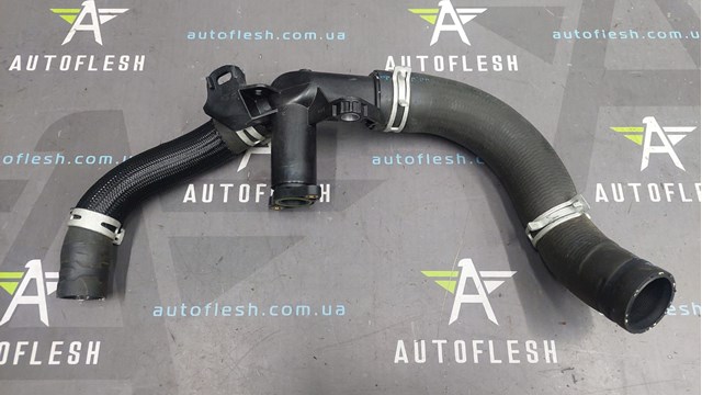 Водяний патрубок 9684589080 PEUGEOT