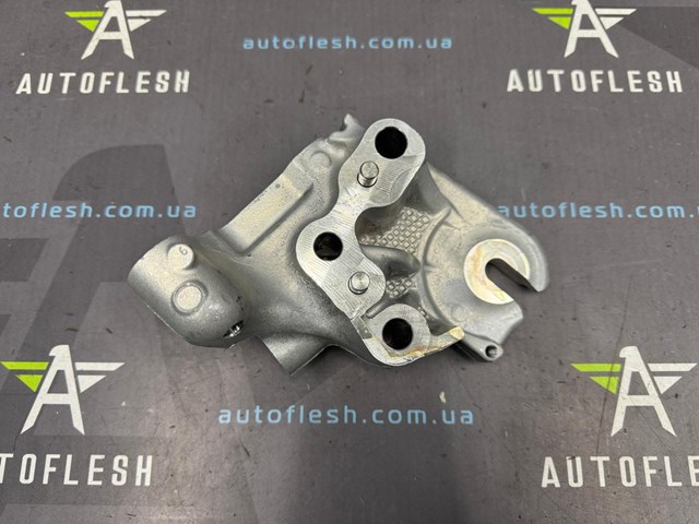 Кронштейн подушки (опори) двигуна, лівої 9805300680 PEUGEOT