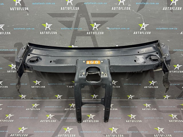Рамка радіатора верхня A1646200486 MERCEDES