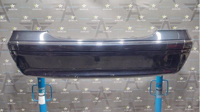 Кронштейн бампера заднього, центральний A2038850265 MERCEDES