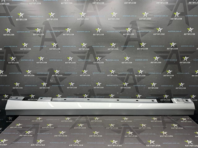 Накладка зовнішня (молдинг) порога, лівий A2046980354 MERCEDES